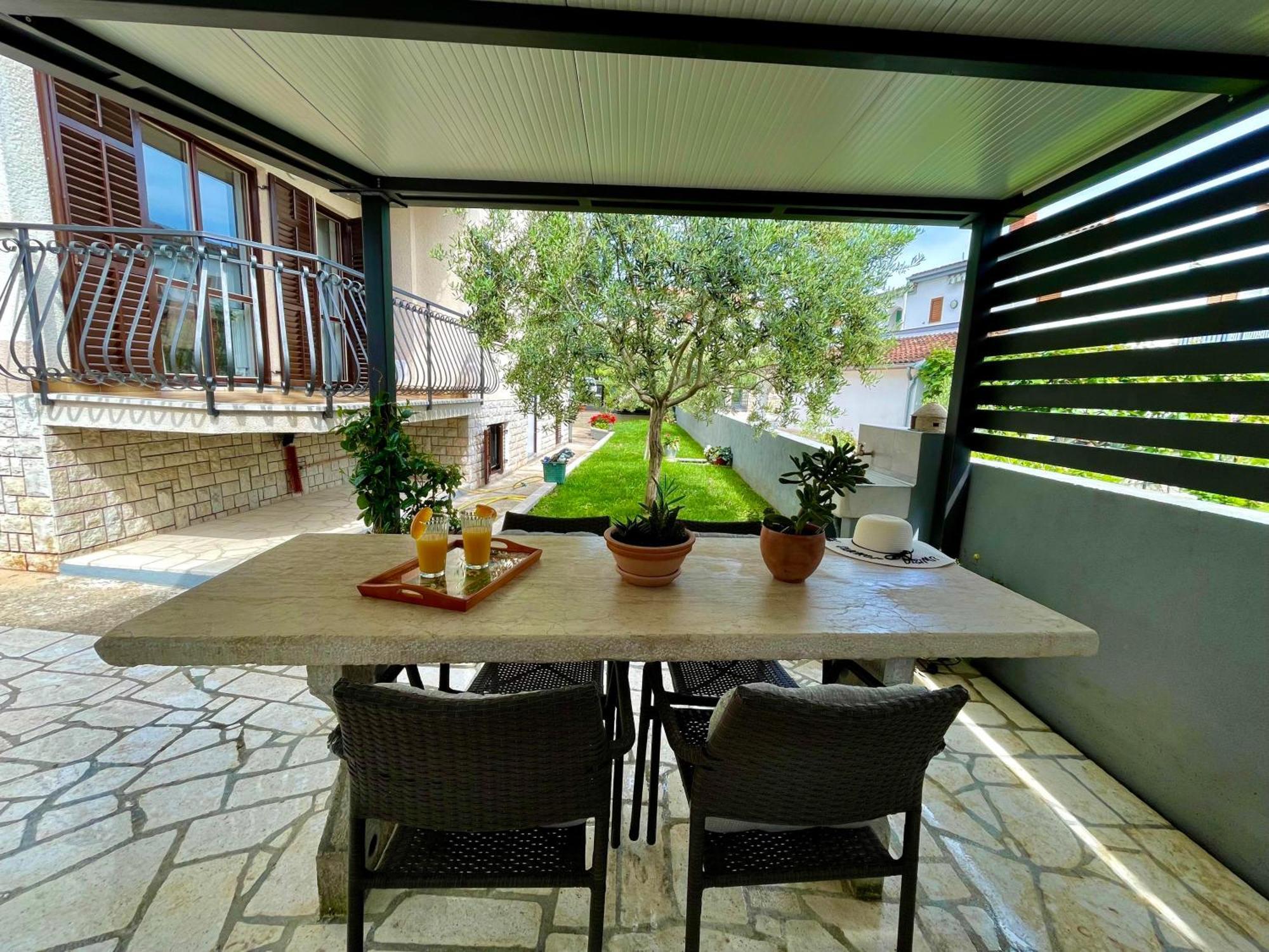 Apartment Adri Rovigno Esterno foto